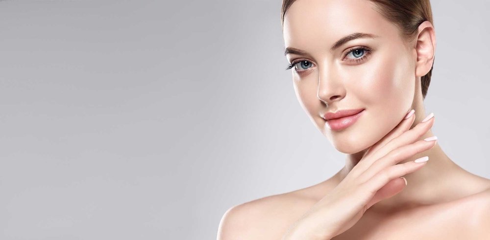 Лицо девушки для рекламы косметолога