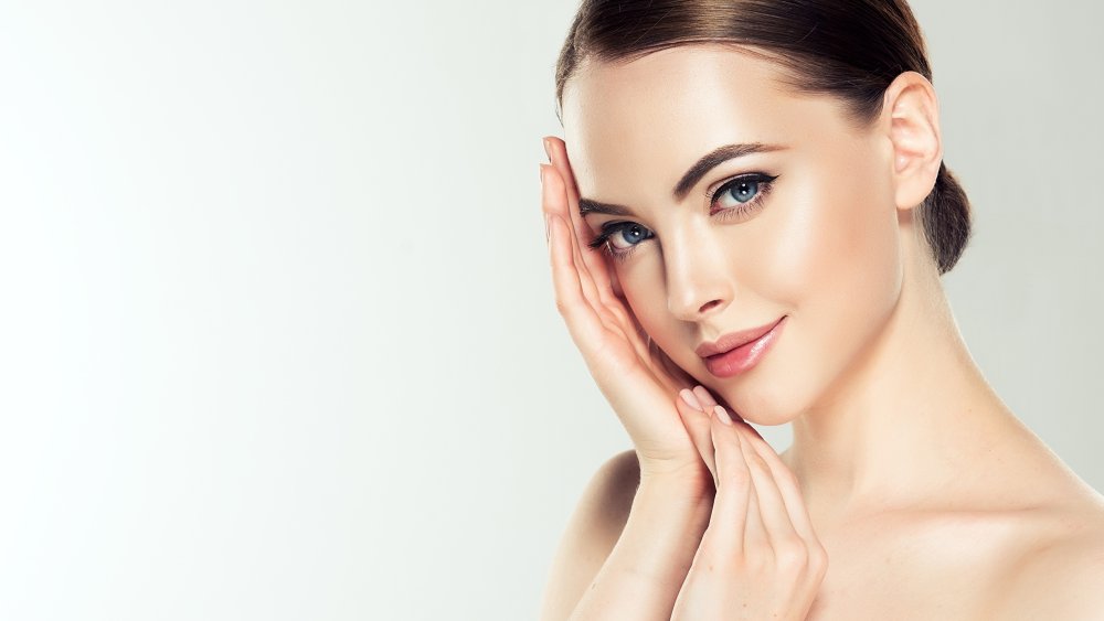 Красивое ухоженное лицо