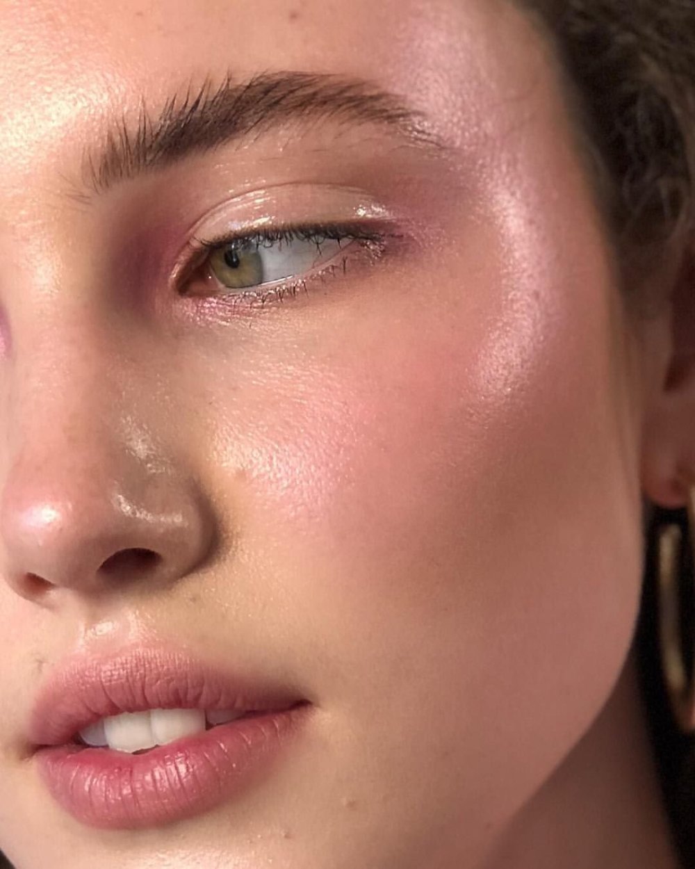 Косметология на белом фоне