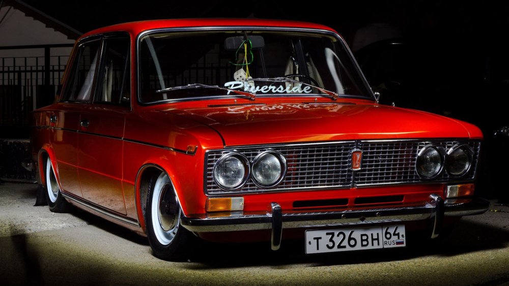 ВАЗ 2103 классика красная