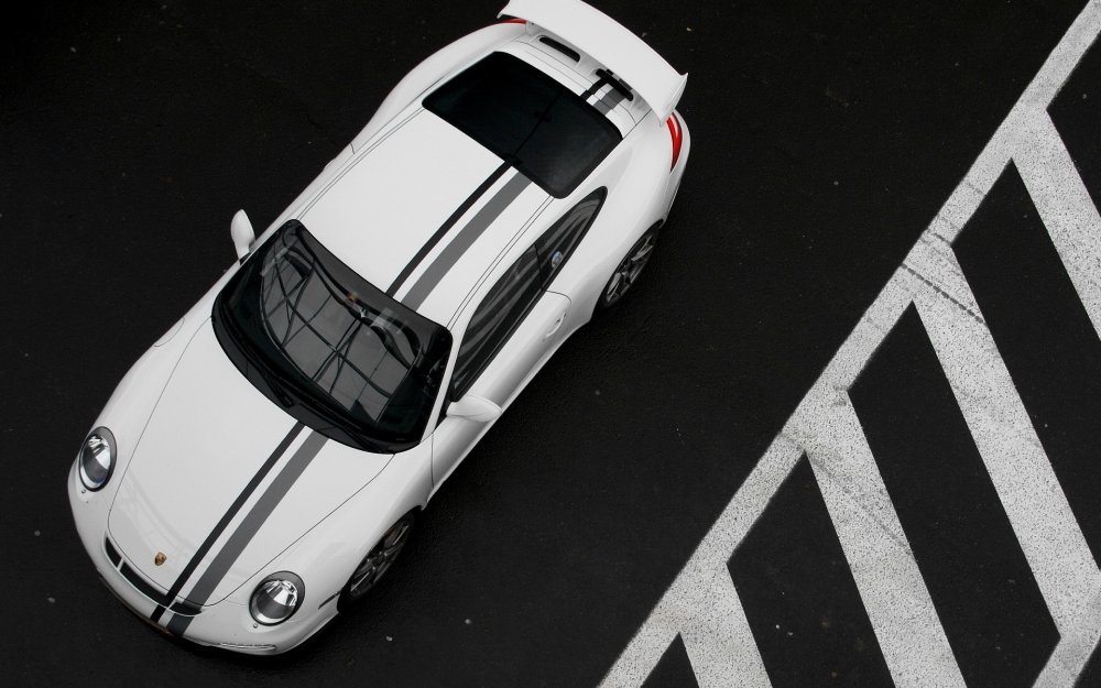 Черно белый Кайман порш