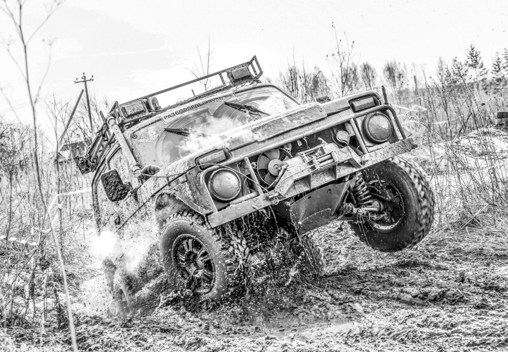 Раскраска джип на бездорожье