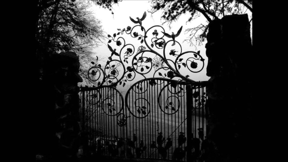 Мрачный забор