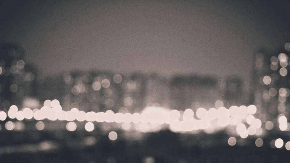 Темный размытый фон