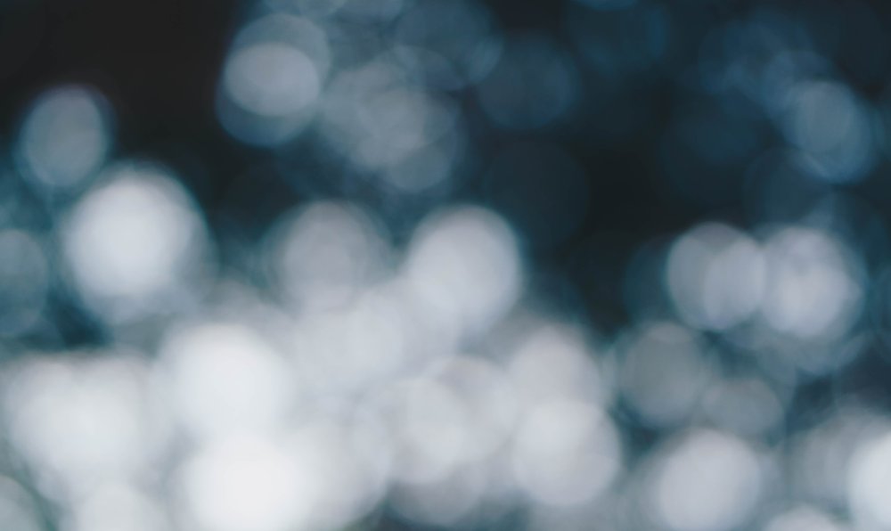 Белый размытый фон