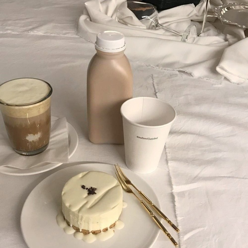 Красивый бежевый цвет