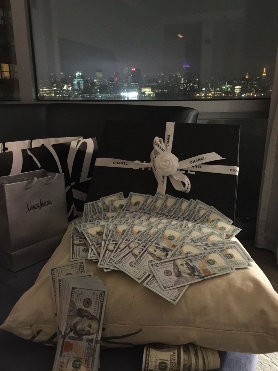 Куча долларов