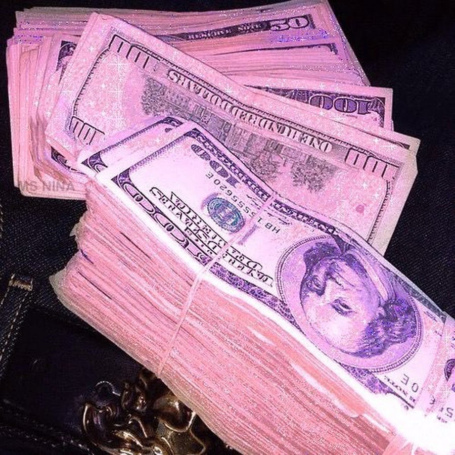 Кайли Дженнер с деньгами