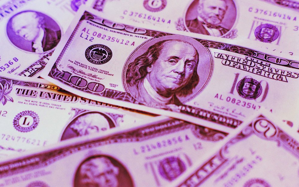 Розовые деньги