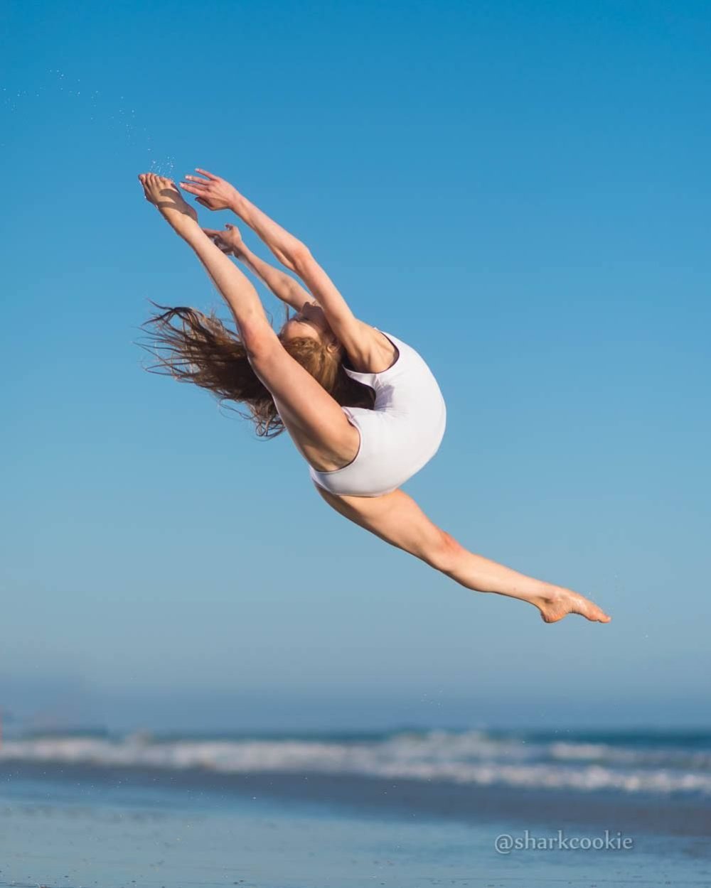 Шпагат в воздухе