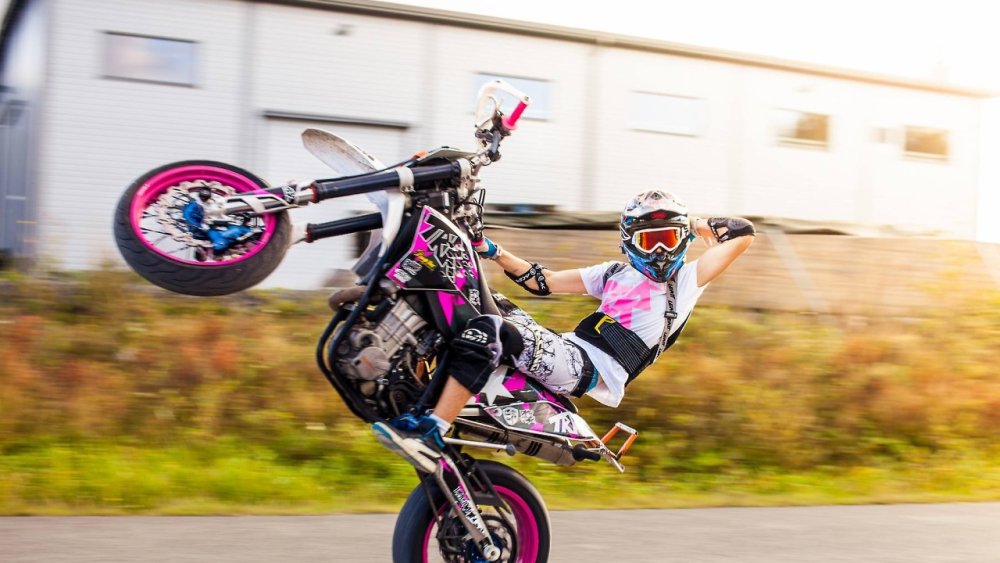 Супермото мотард стант