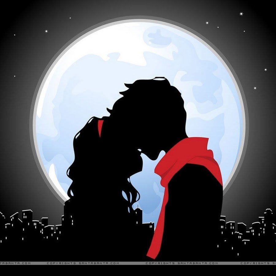 Влюбленные на фоне Луны