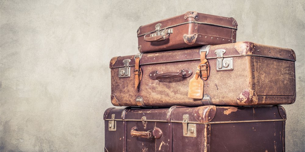 Старый чемодан фон