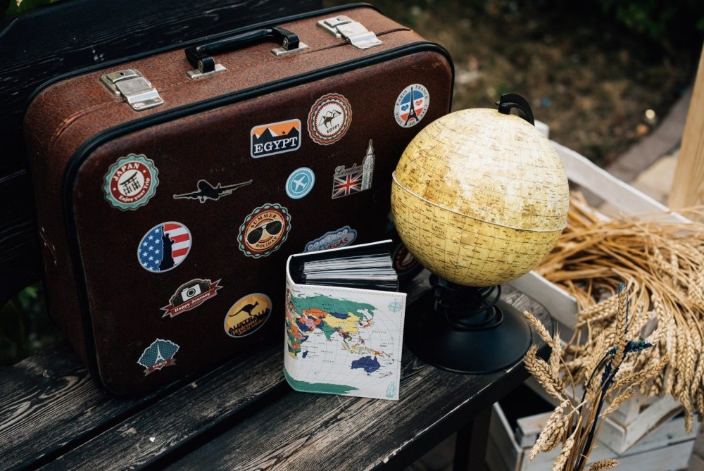 Чемодан с вещами