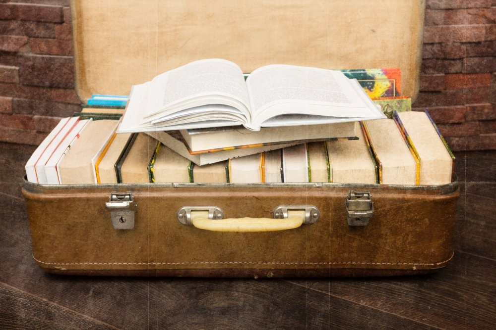 Чемодан фон