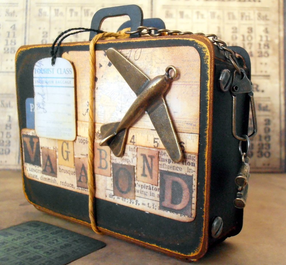 Антикварные чемоданы