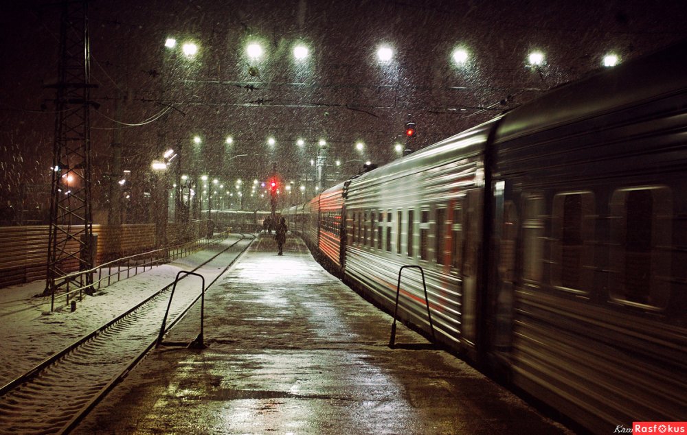 Перрон ночью