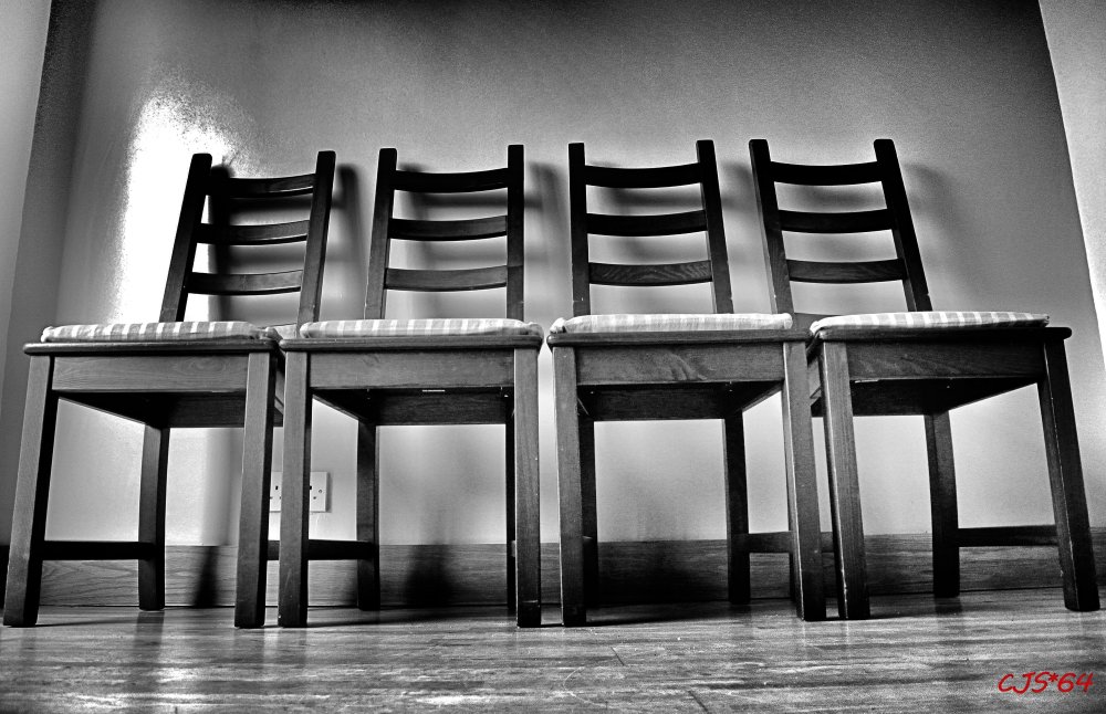 Зрительный зал черно белый