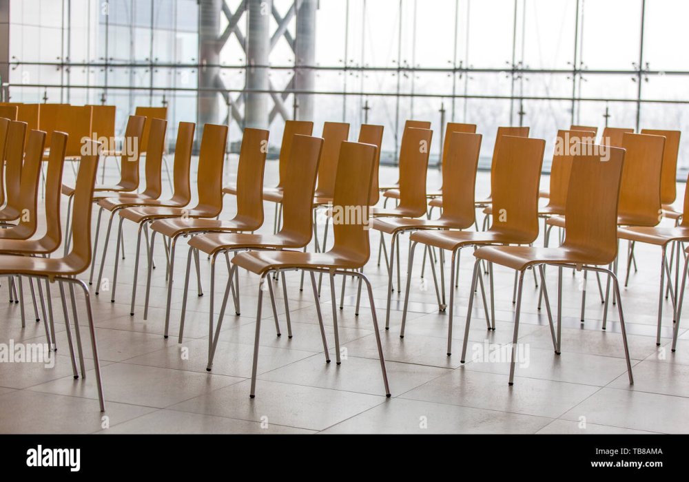 Шарики на стульях