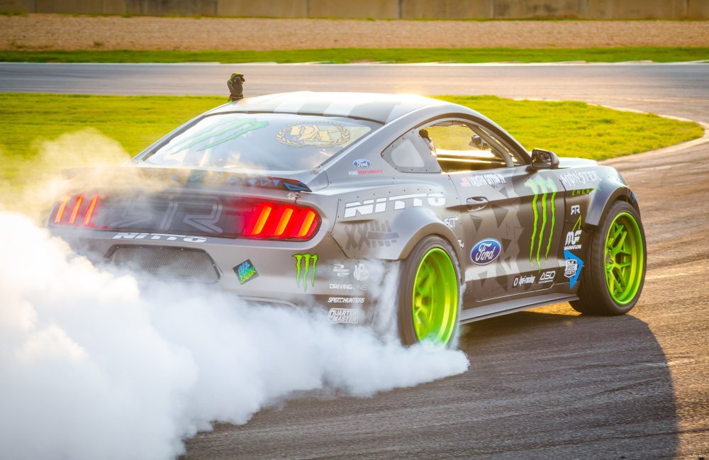Ford Mustang gt дрифт