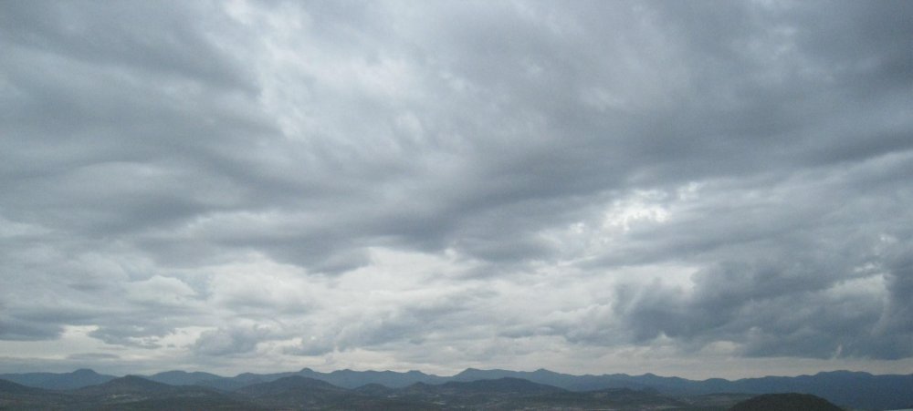 Пасмурное закатное небо