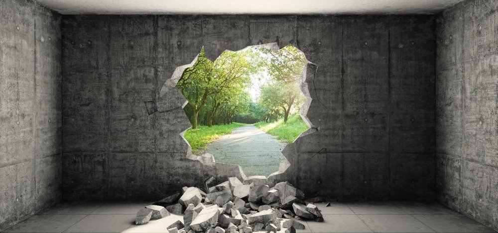 Пролом в стене