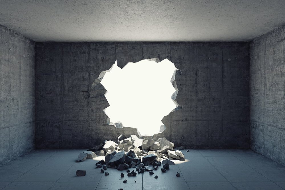 Пролом в кирпичной стене