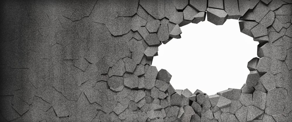 Разрушенная стена