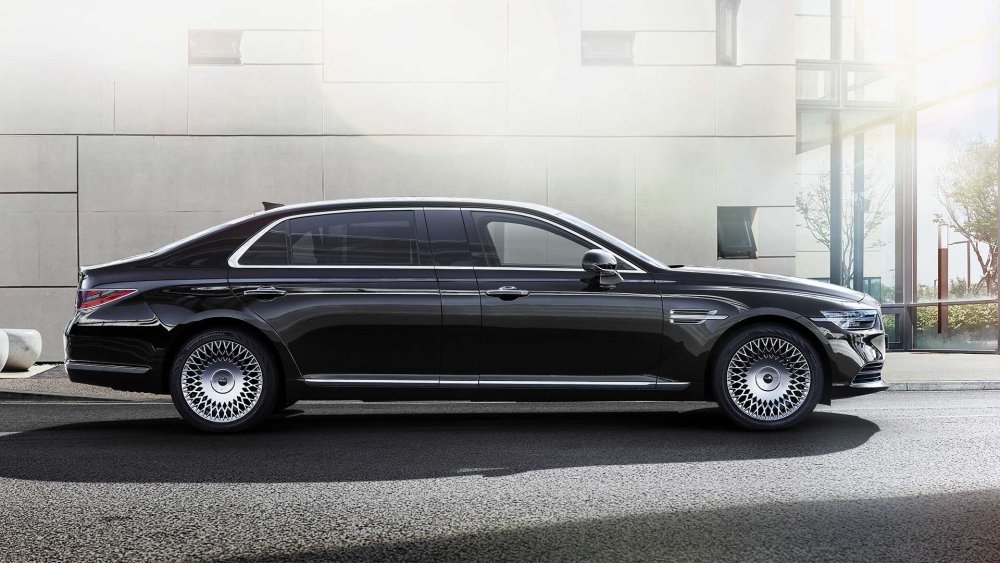 Мерседес Майбах 6.3