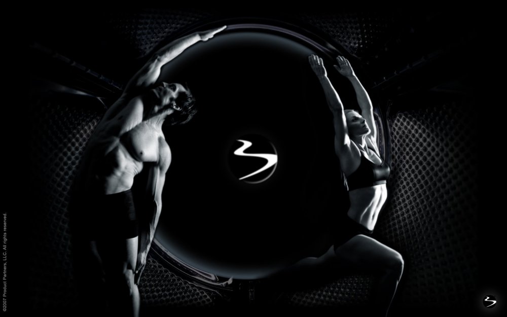 Мужское тело на темном фоне