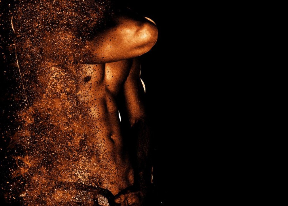 Криштиану Роналду с голым торсом