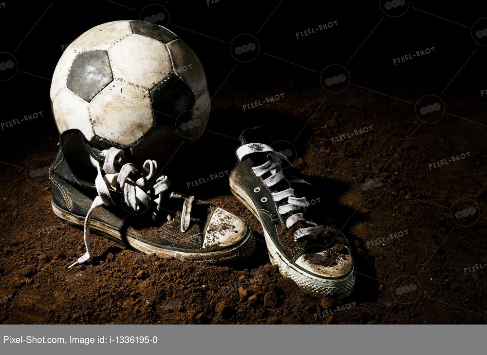 Мяч с бутсами