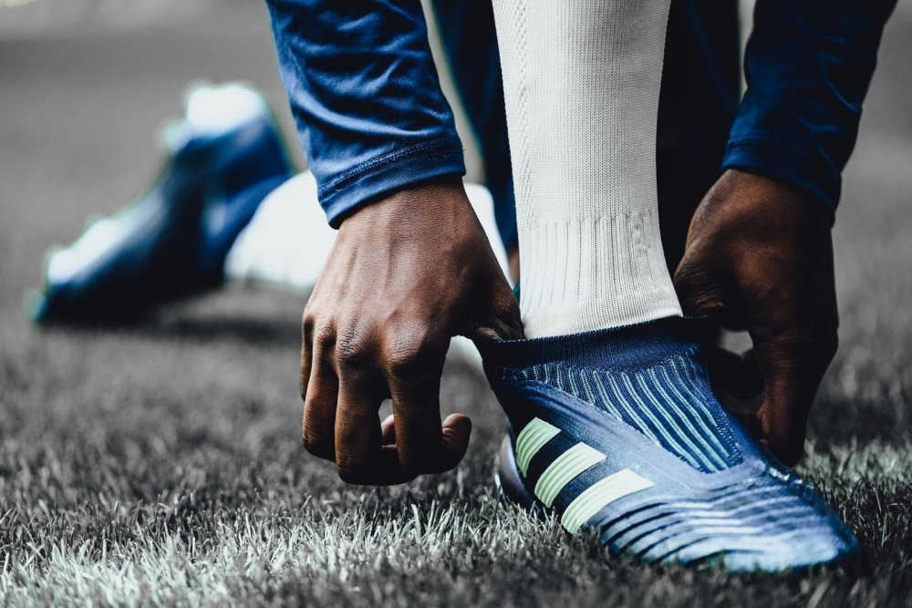 Стрит футбол адидас