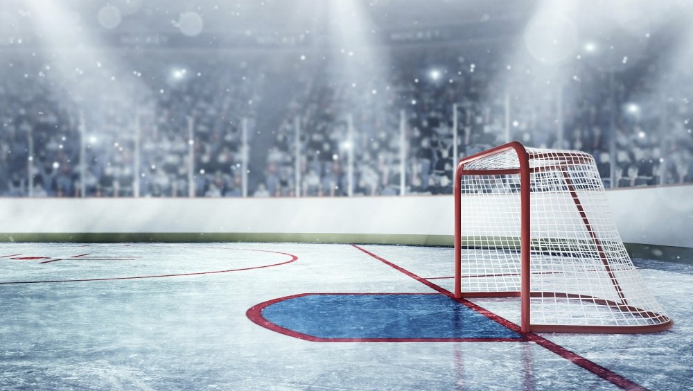 Хоккейный стадион пустой ночной