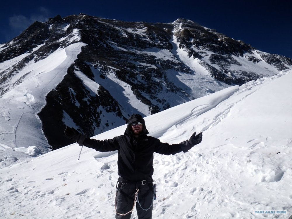 Человек на вершине горы