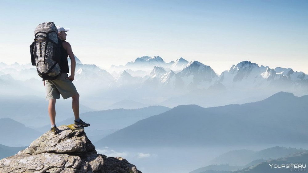 Одинокий человек в горах