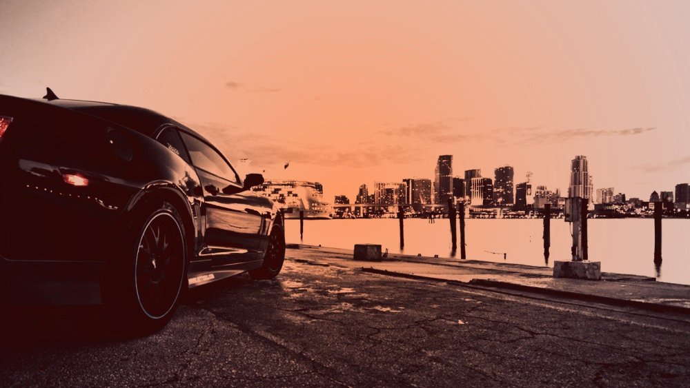 БМВ на трассе