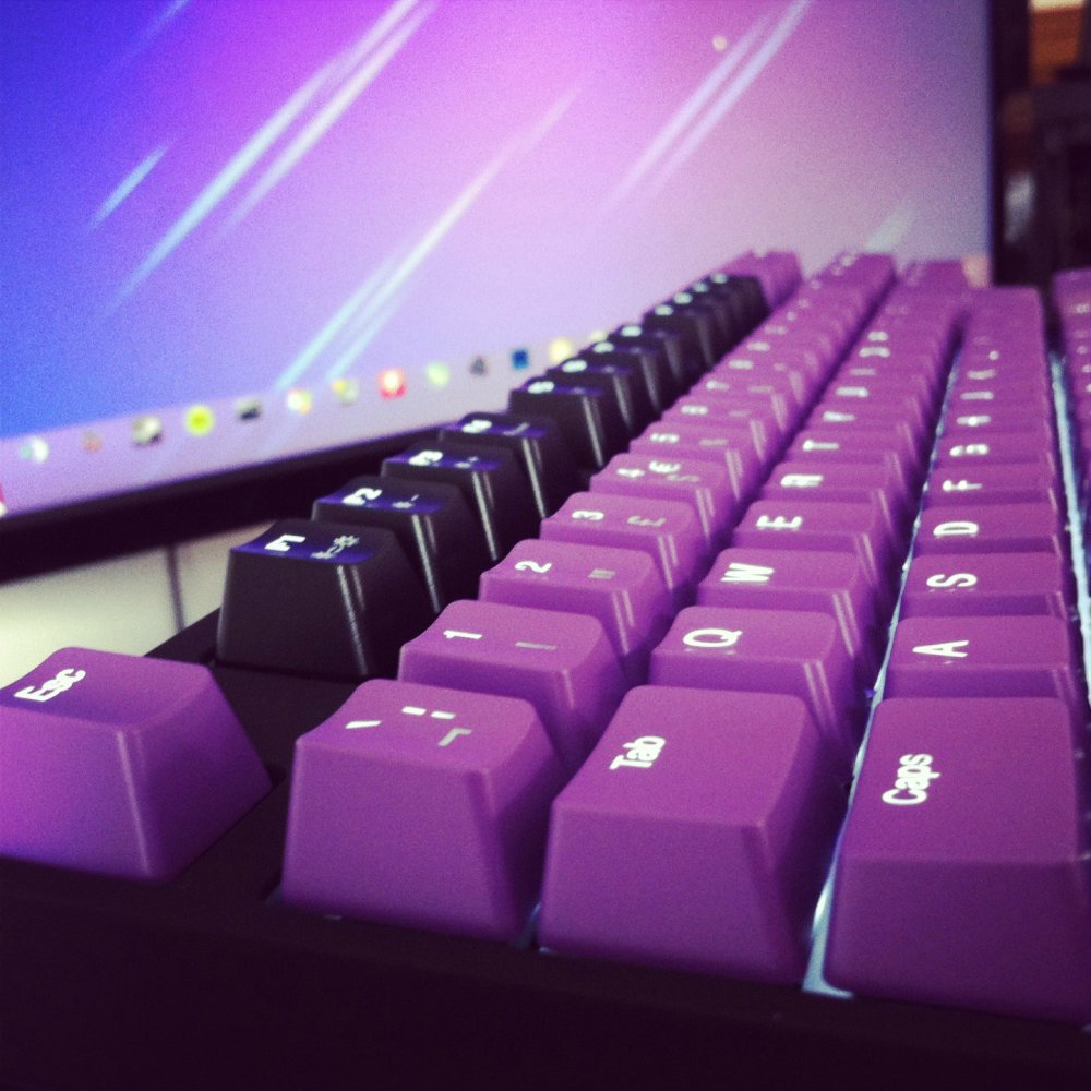 Сиреневый компьютер