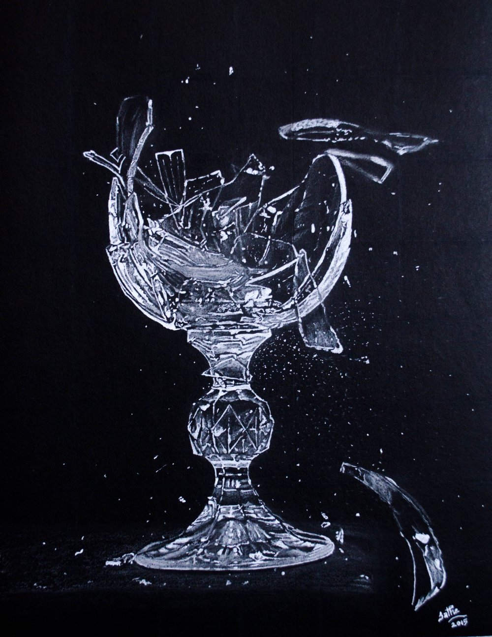 Разбивающийся бокал