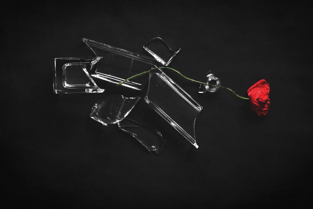 Разбитый бокал разбитое сердце