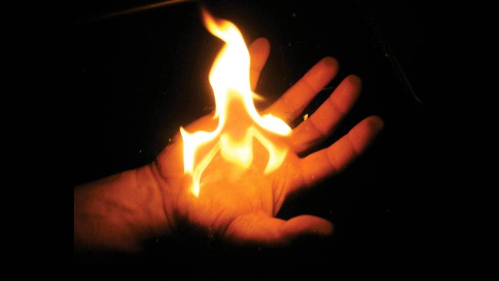 Огонь в руке