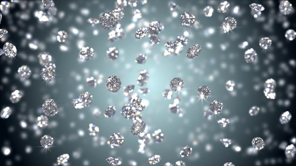Россыпь бриллиантов на черном