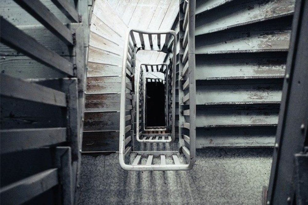 Лестница сверху вниз