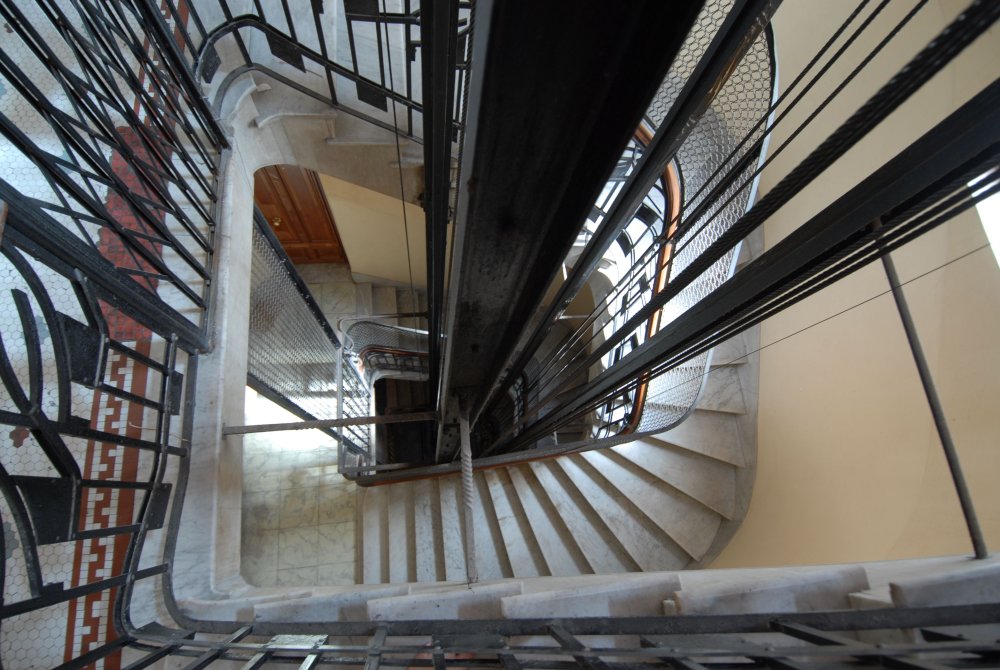 Колосниковая лестничная клетка