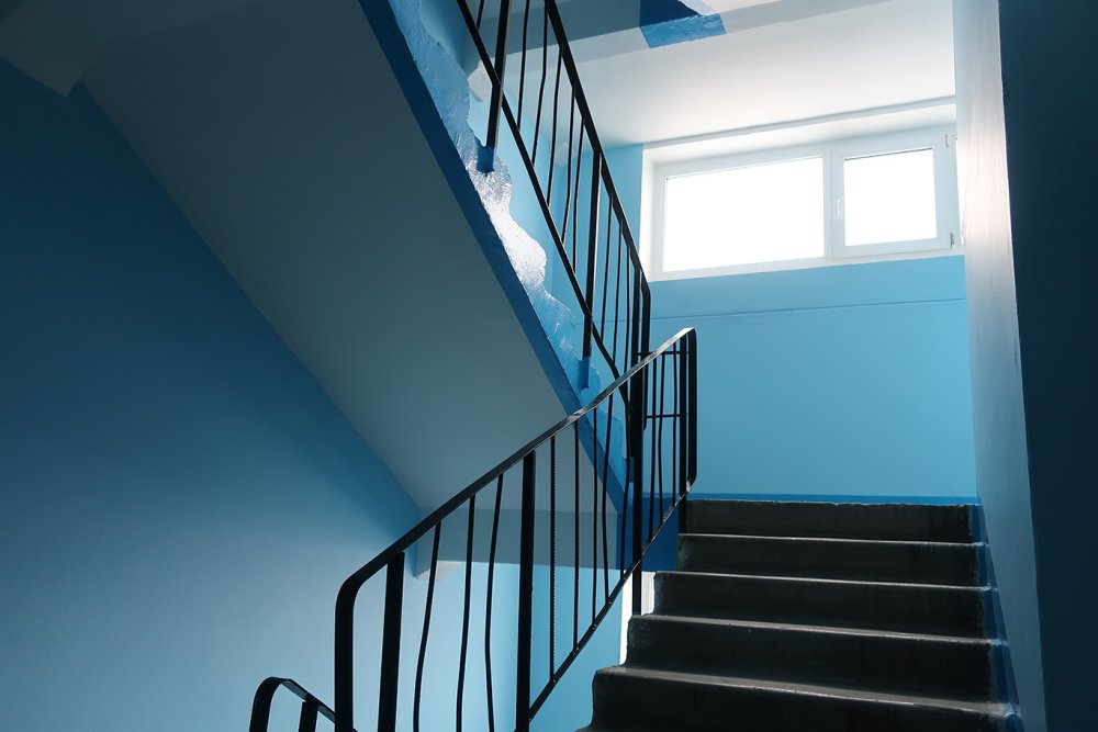 Голубой подъезд