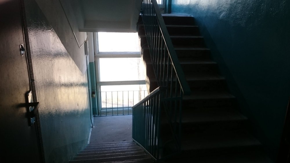 Темный подъезд