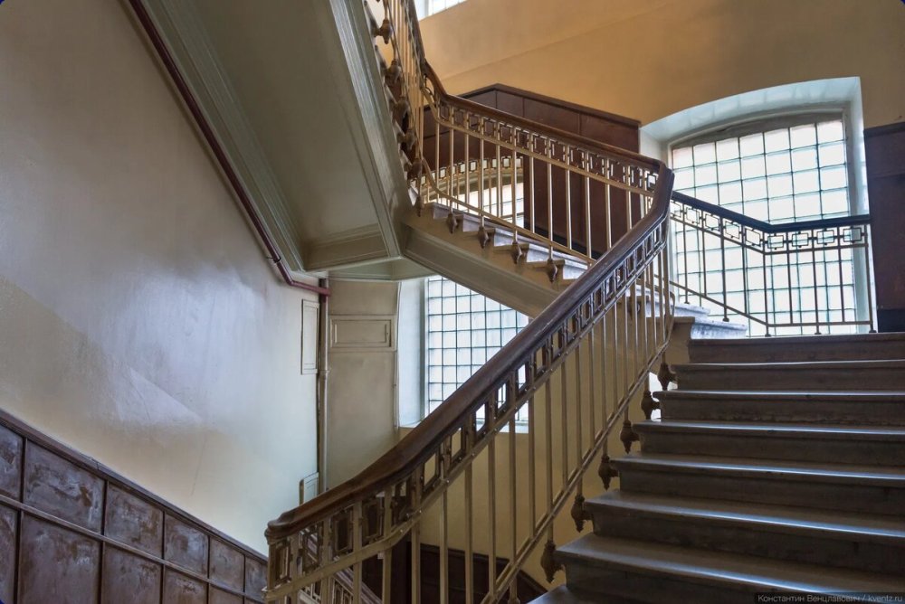Парадная лестница сталинский Ампир