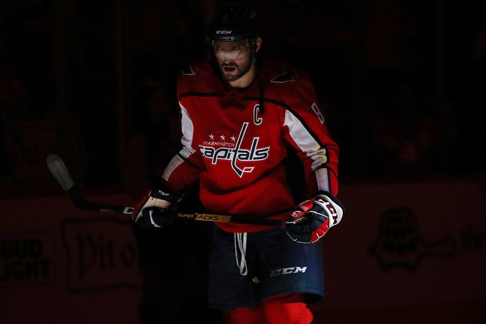 Александр Овечкин в костюме