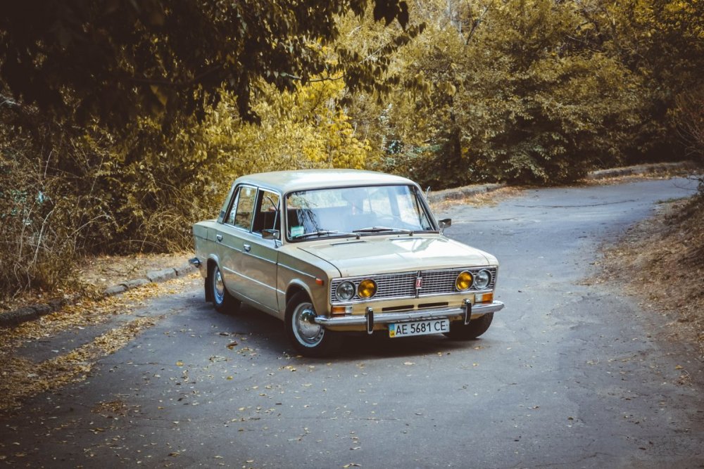 Lada 2103 — Hakosuka