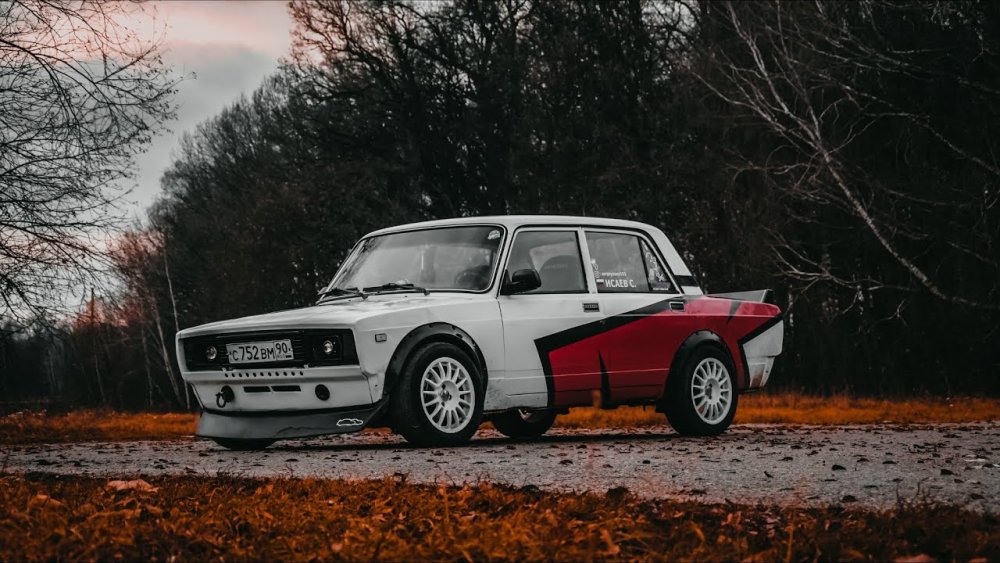 Ярко красная семерка